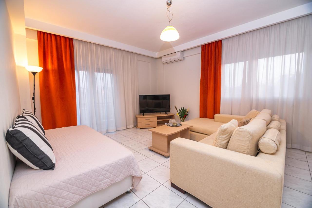 Likehome Apartments Orestias Bagian luar foto