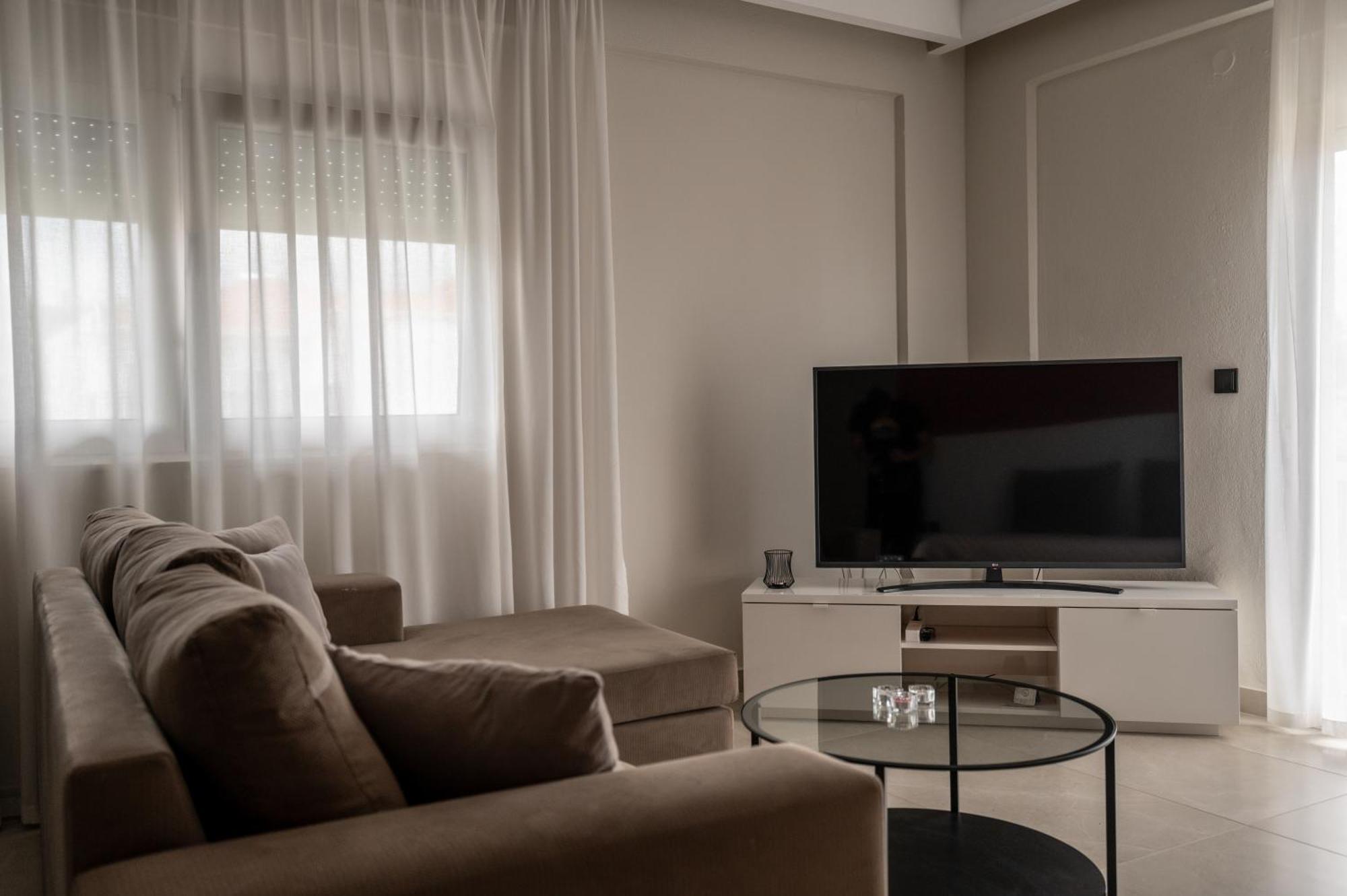 Likehome Apartments Orestias Bagian luar foto
